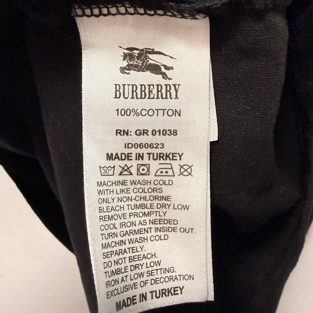 Burberry Black T Shirt Gold Embroidered Logo size M Men - Picture 10 of 10